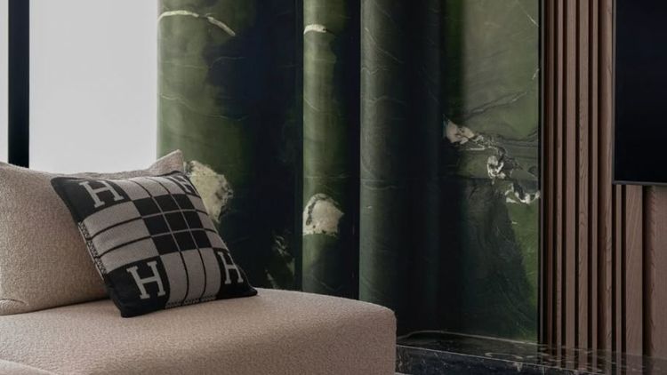 Gam xanh và sắc màu thiên nhiên mang đến không gian biệt thự mệnh Mộc hài hòa, tràn đầy sức sống. (Nguồn hình ảnh: Internet)