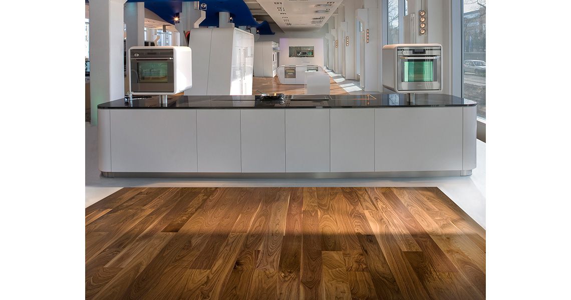 ELECTROLUX — 3