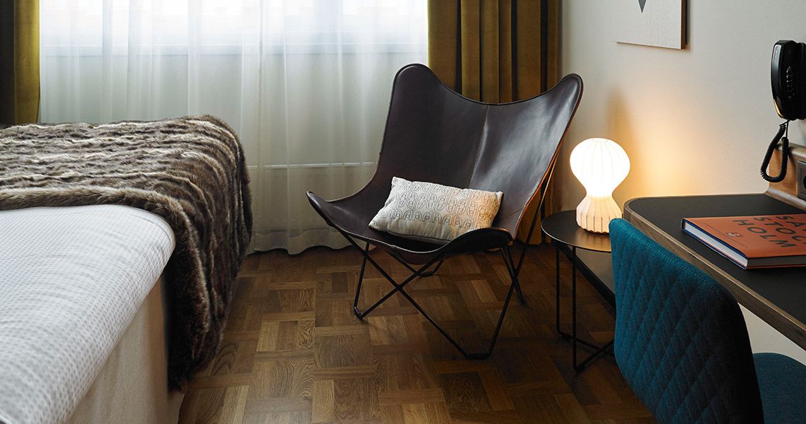 CLARION AMARANTEN — 1